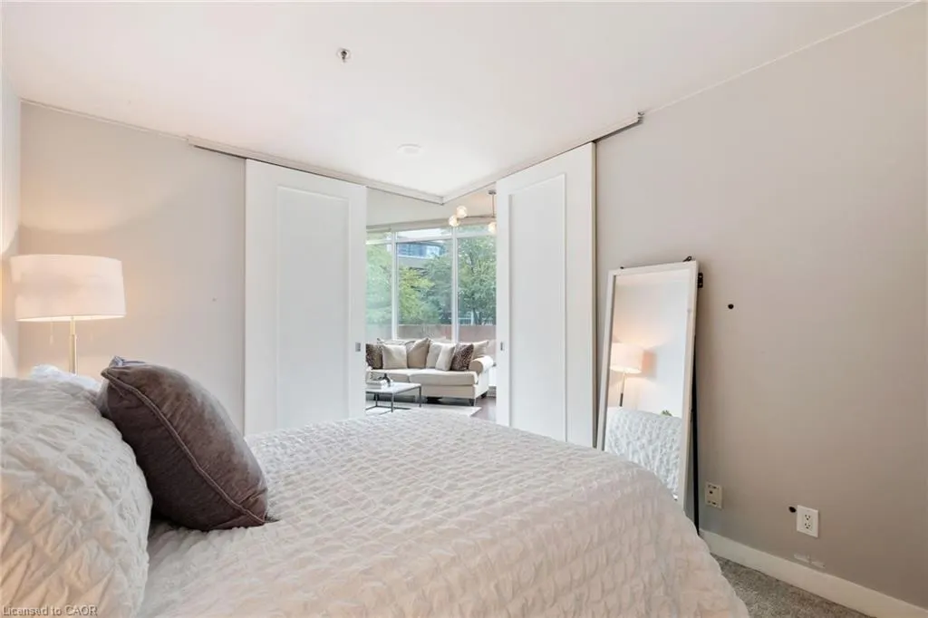 81 Navy Wharf Court, #201