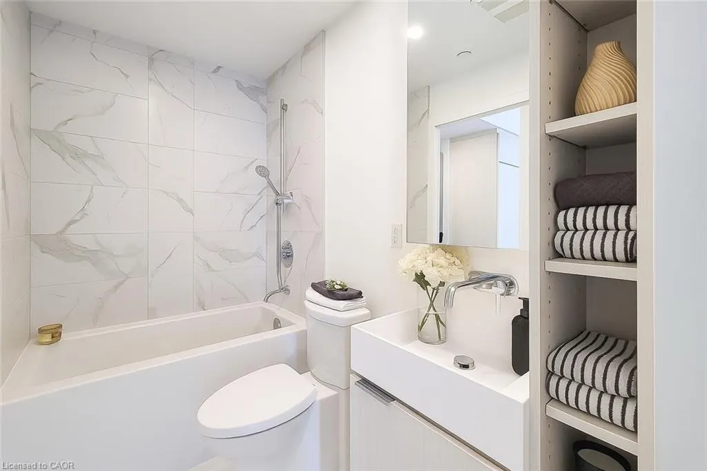 370 Martha Street, #2207