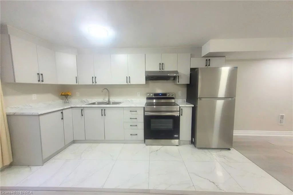 22 Ian Ormston Drive, #LOWER