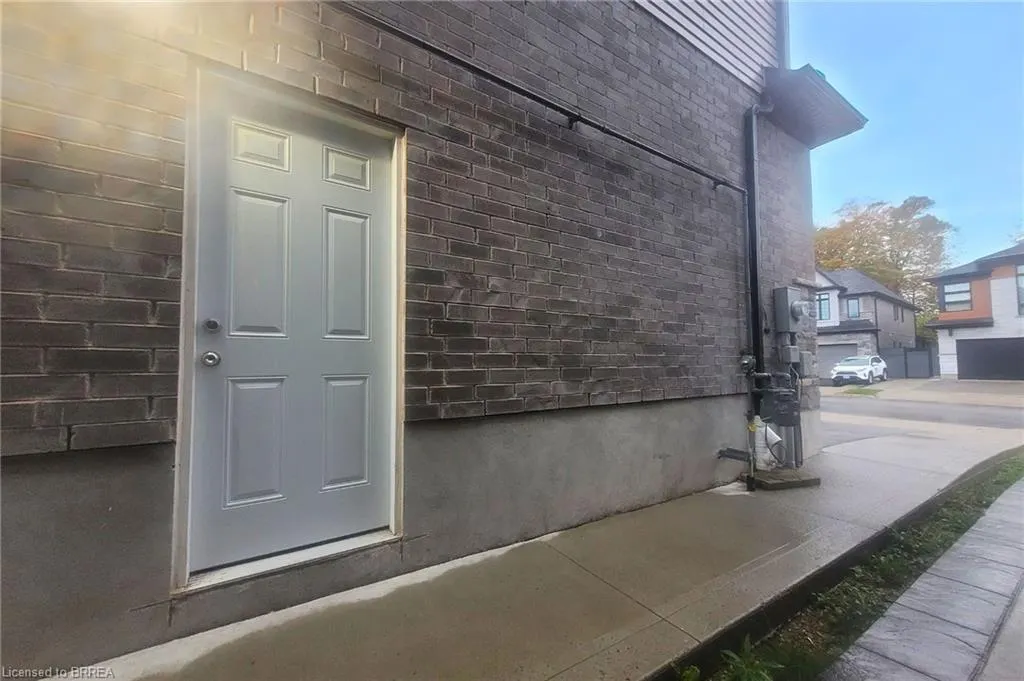 22 Ian Ormston Drive, #LOWER