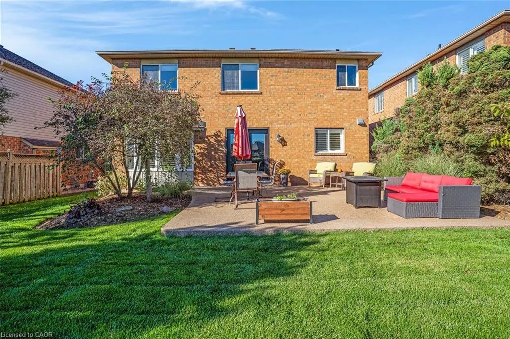 16 Canning Crescent