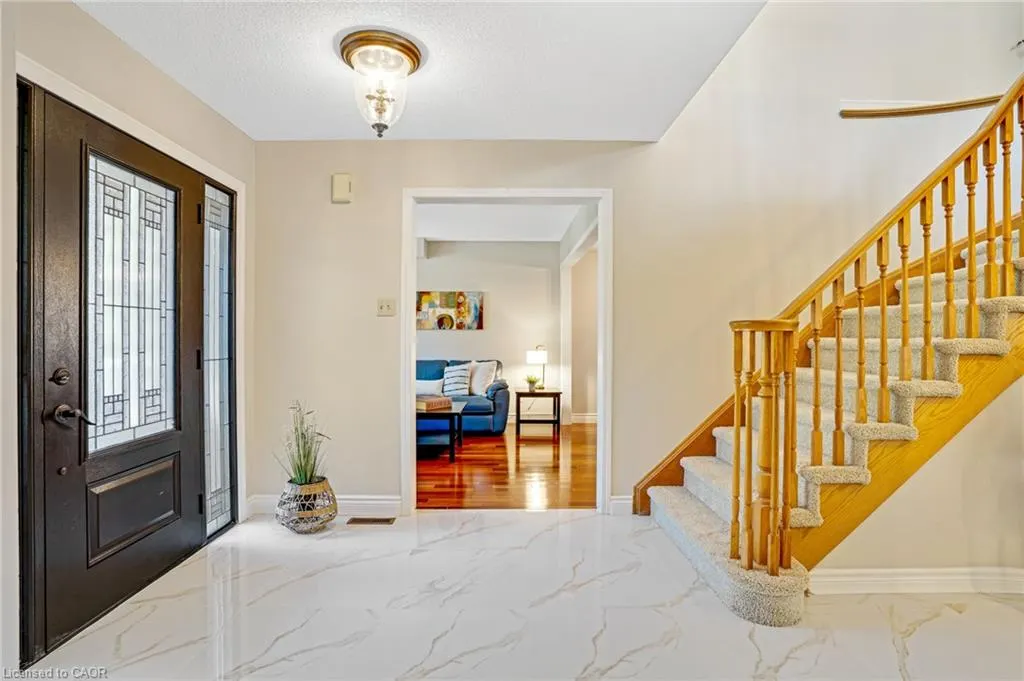 16 Canning Crescent