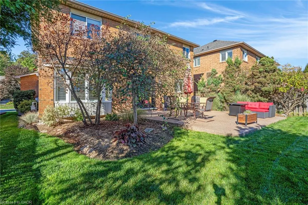 16 Canning Crescent