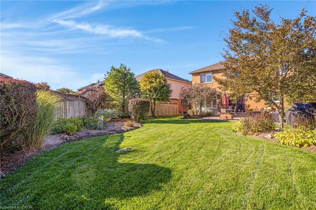 16 Canning Crescent