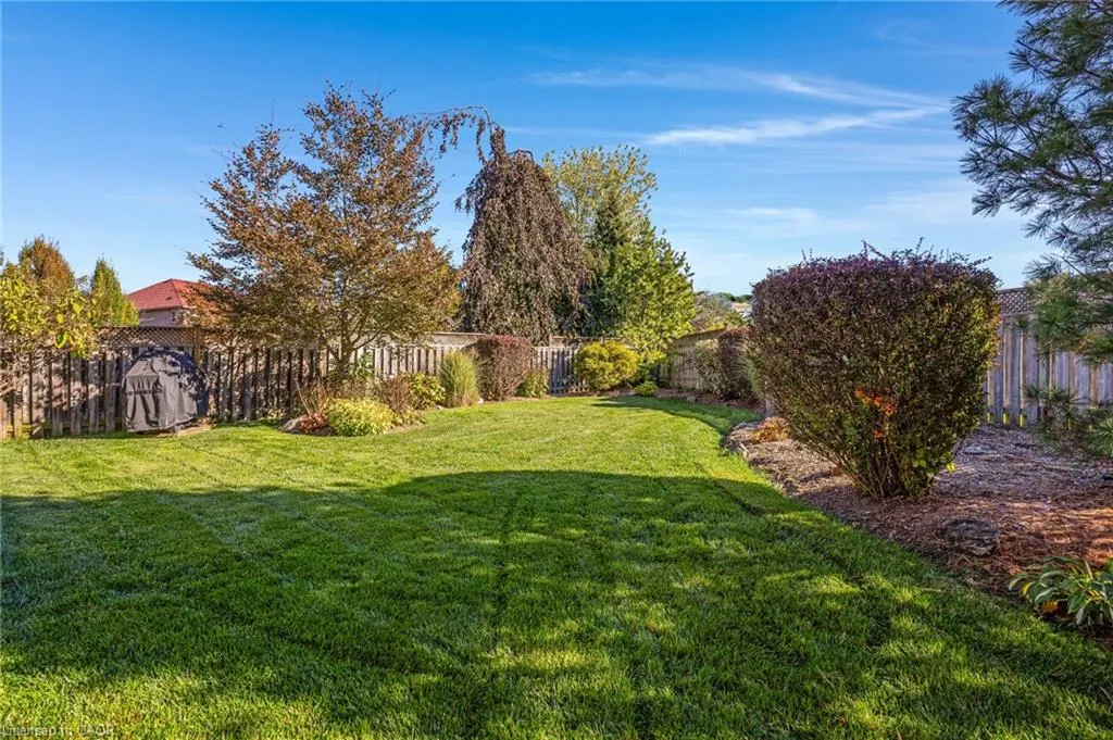 16 Canning Crescent