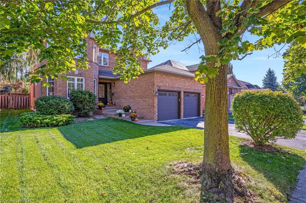 16 Canning Crescent