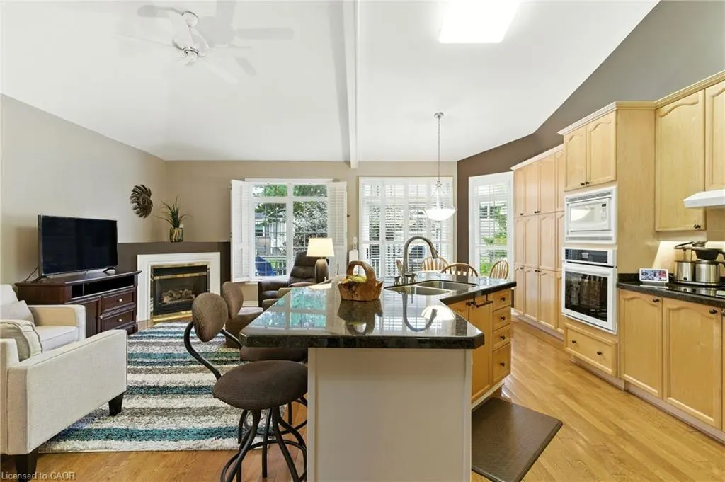 297 Silverbirch Boulevard