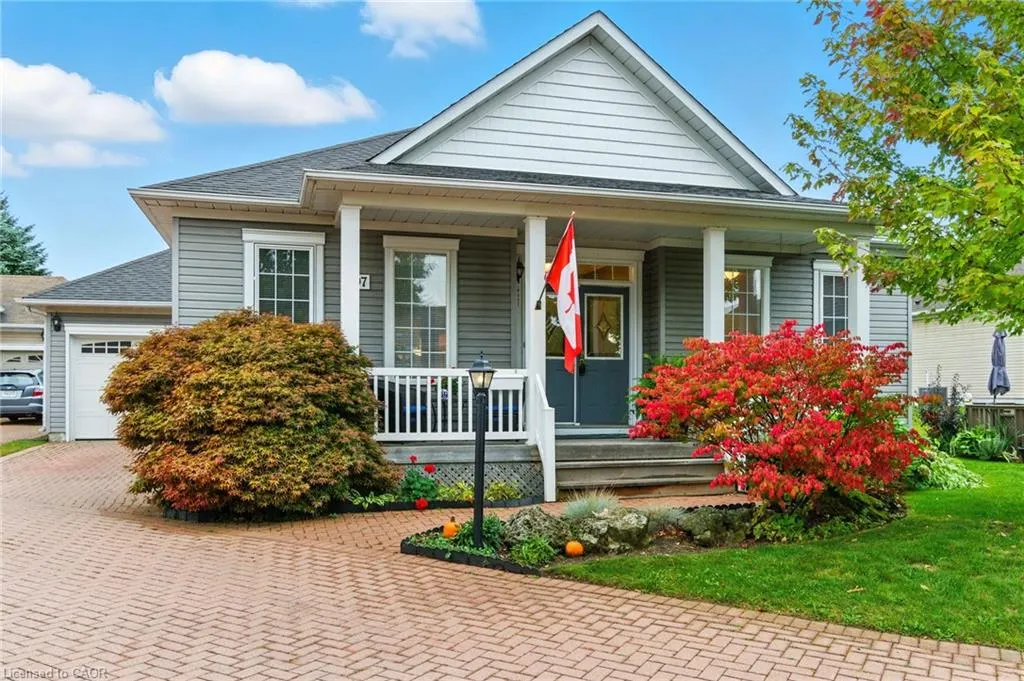 297 Silverbirch Boulevard