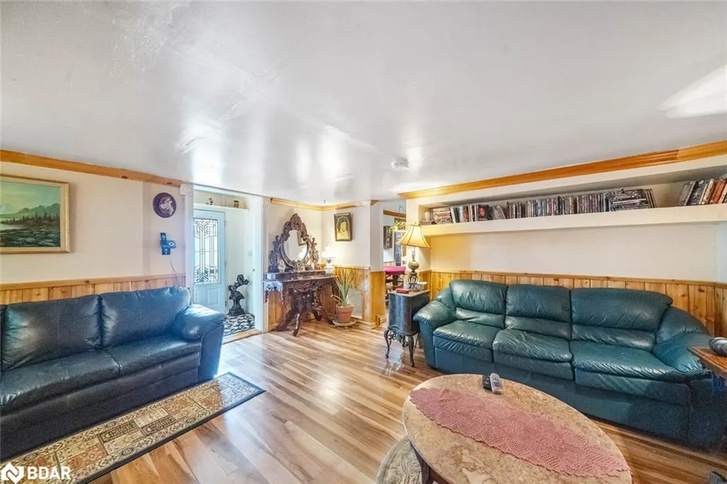 1291 Muskoka Rd 118 W