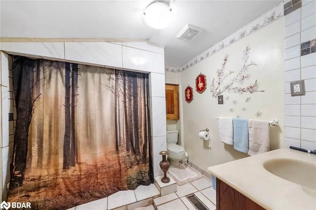 1291 Muskoka Rd 118 W
