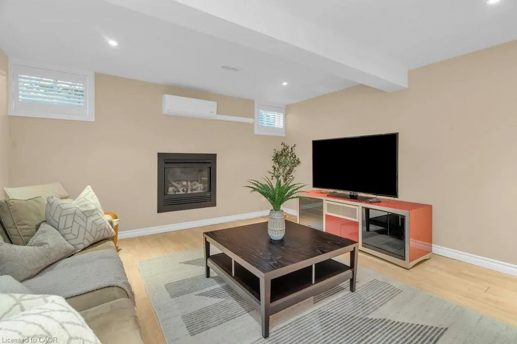 589 Winterburg Walk