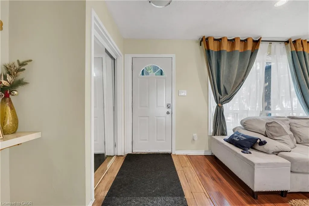 18 Riverdale Drive