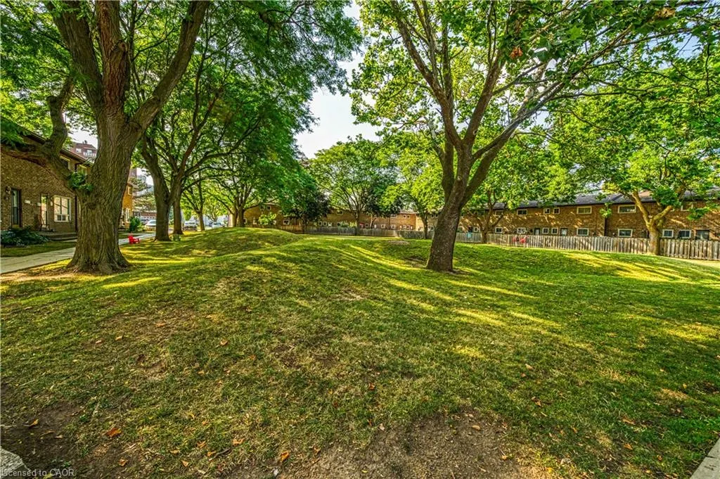 18 Riverdale Drive