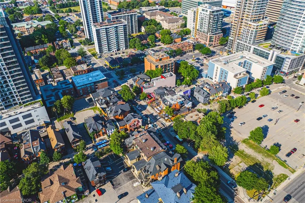 101 Queen Street S, #606