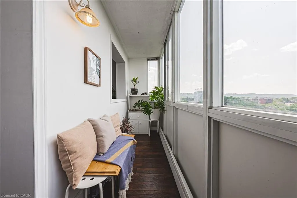 101 Queen Street S, #606