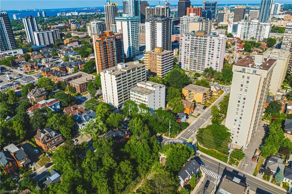 101 Queen Street S, #606