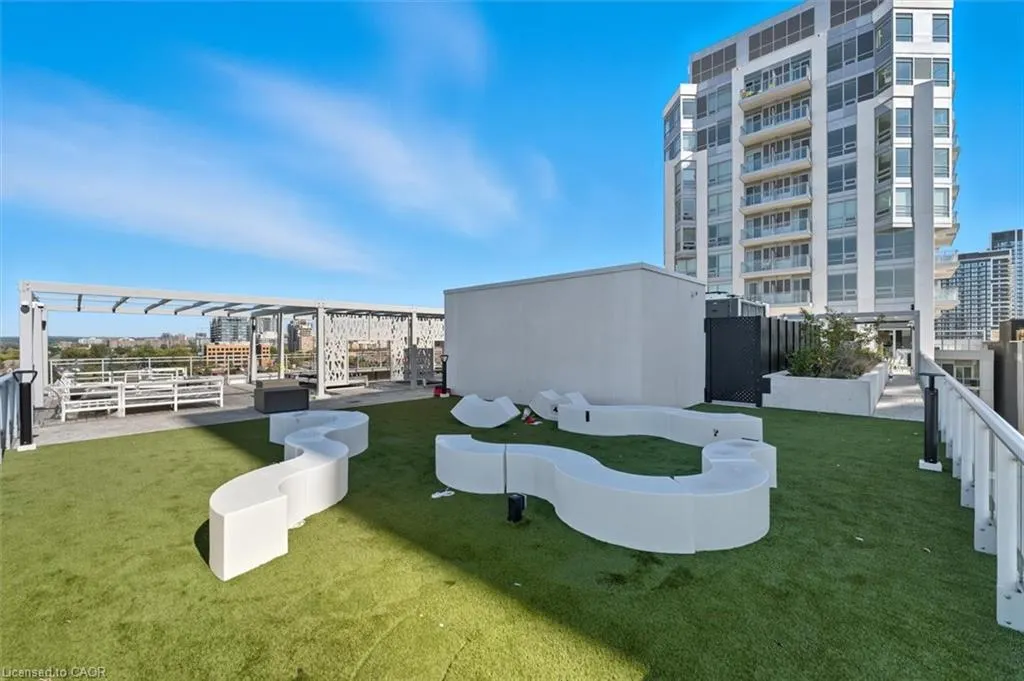 8888 Yonge Street, #523