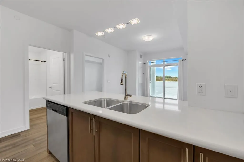 5055 Greenlane Road, #101