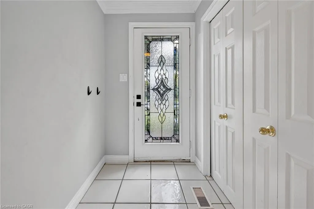 1008 Upper Wellington Street, #Upper Suite