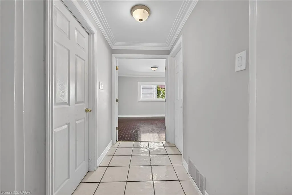 1008 Upper Wellington Street, #Upper Suite