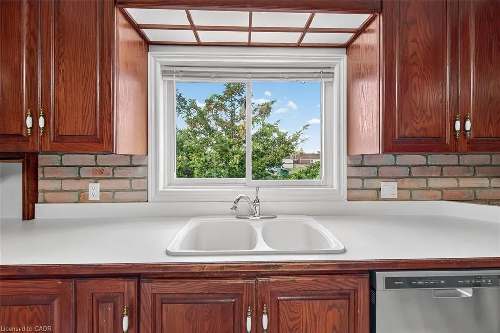 1008 Upper Wellington Street, #Upper Suite