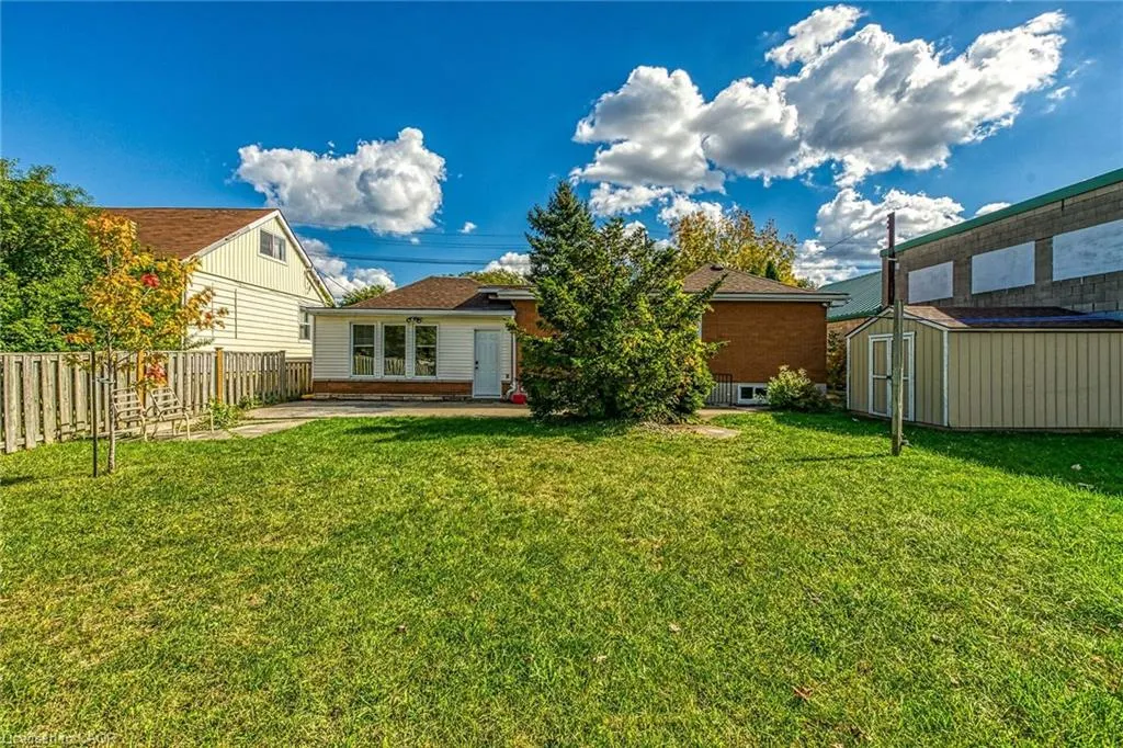 1008 Upper Wellington Street, #Upper Suite