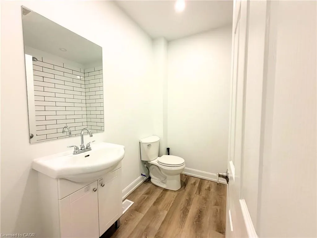24-26 Cayuga Street, #26B