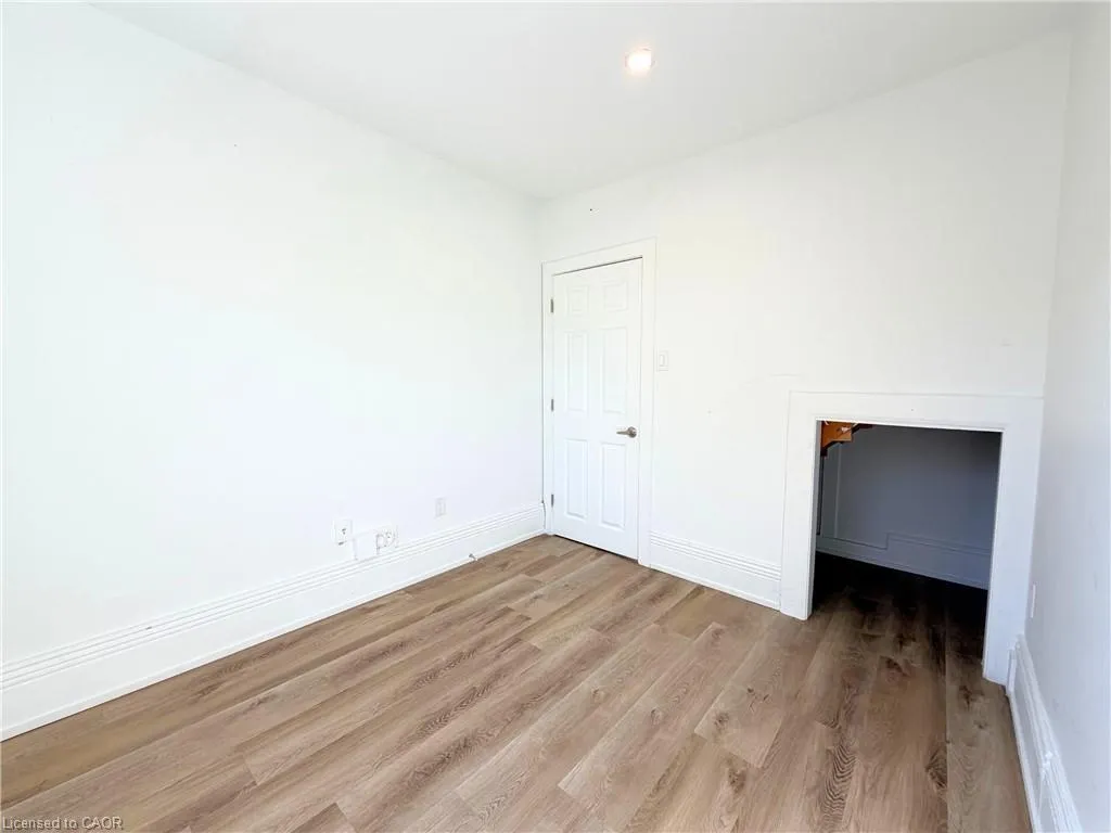 24-26 Cayuga Street, #26B