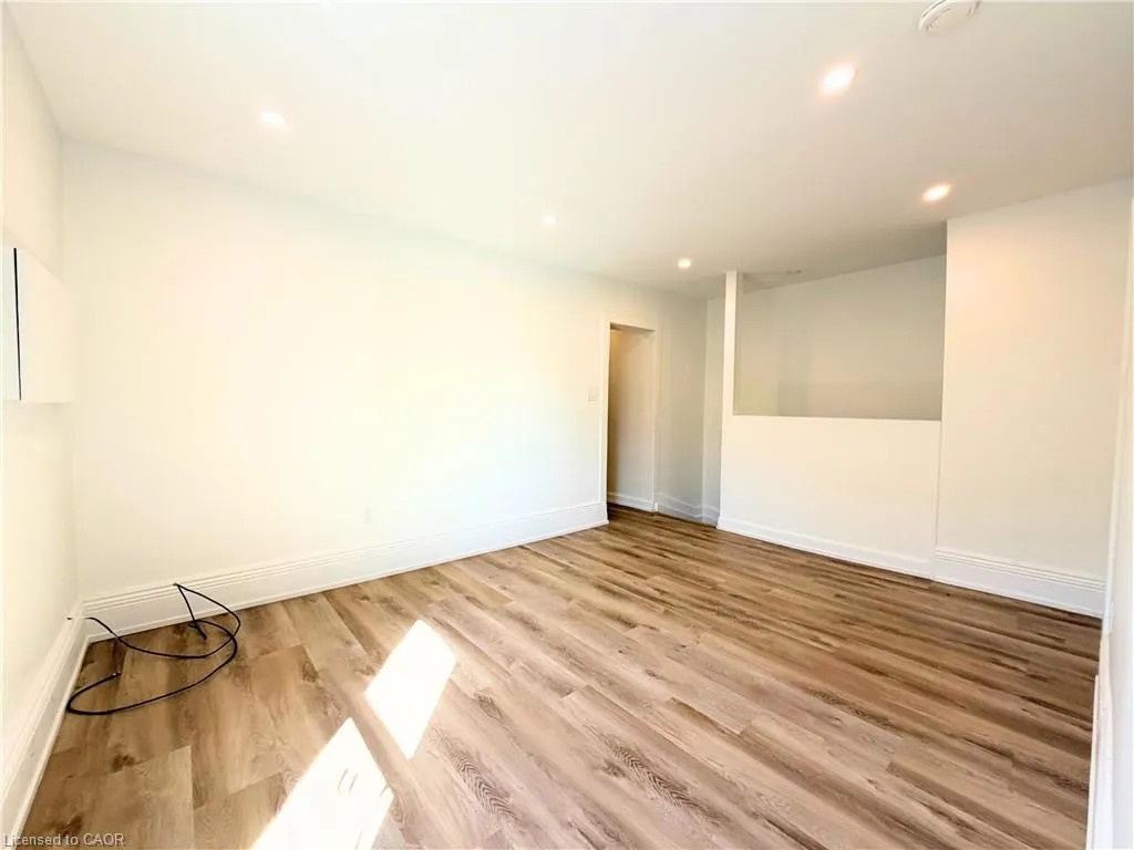 24-26 Cayuga Street, #26B