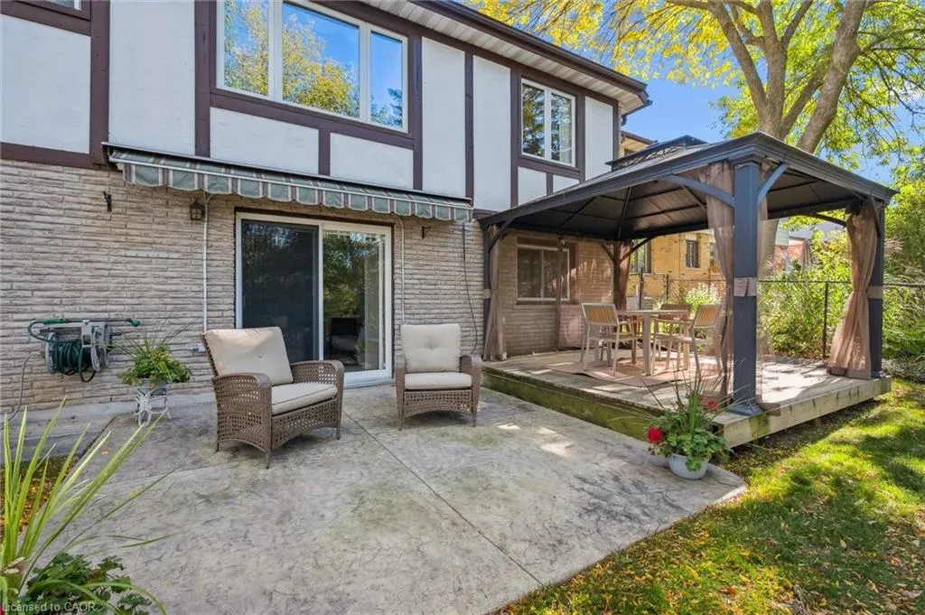75 Shadybrook Crescent