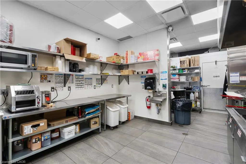 879 Wellington Road, #1A