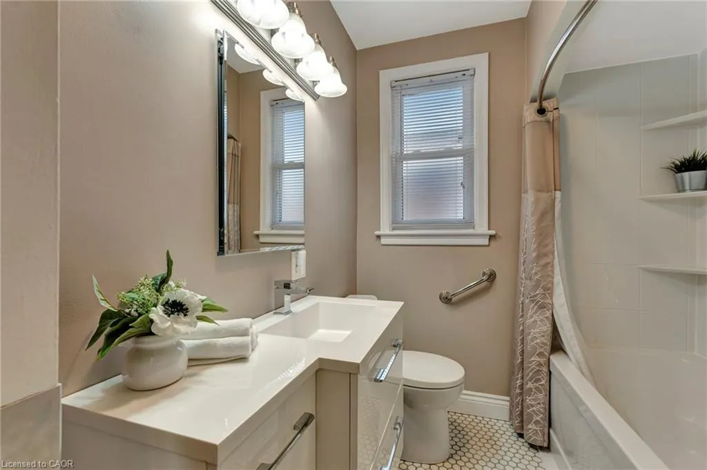 131 East 42nd Street