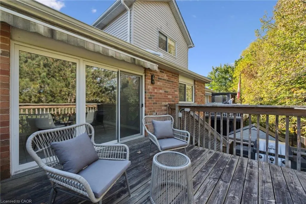 99 Schroder Crescent