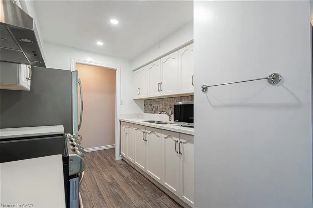 200 Limeridge Road W, #105