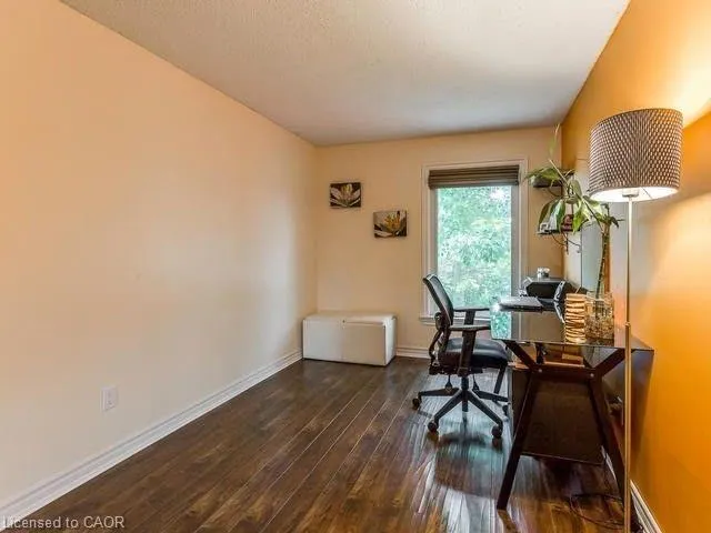 1004 Elizabeth Place, #Main & Upper