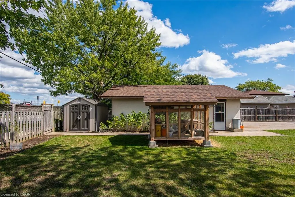 77 Roberts Crescent