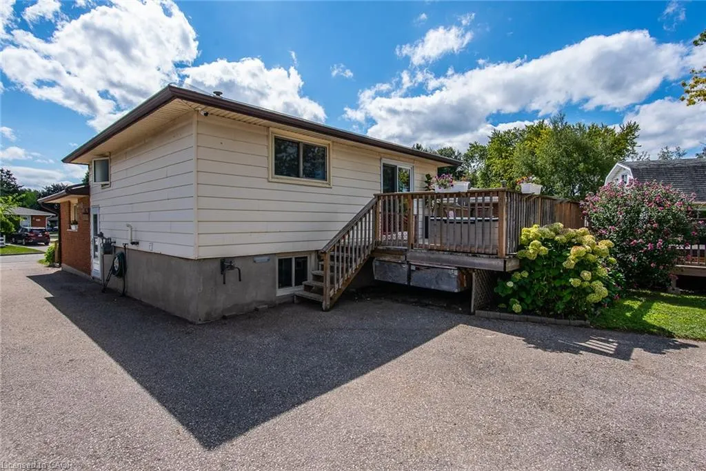 77 Roberts Crescent