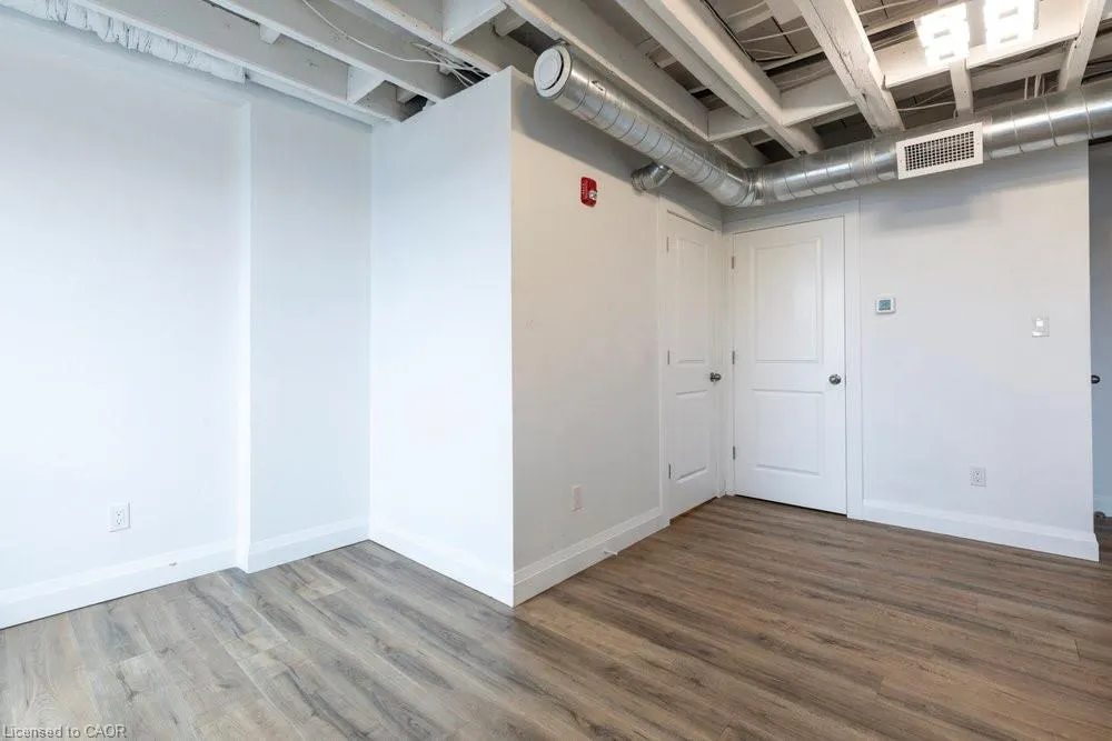 433 Barton Street E, #302