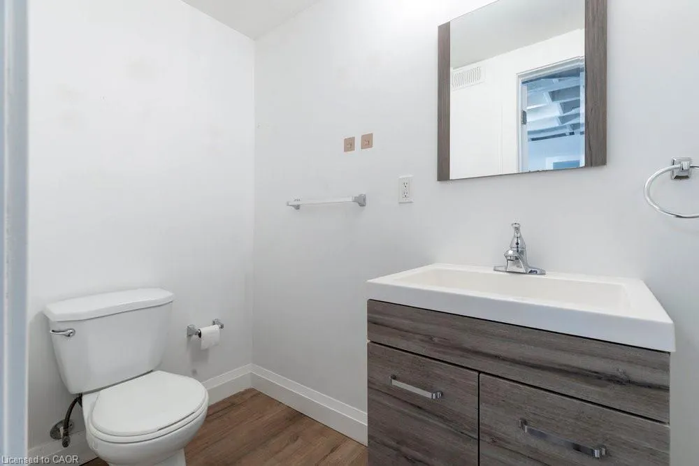 433 Barton Street E, #302