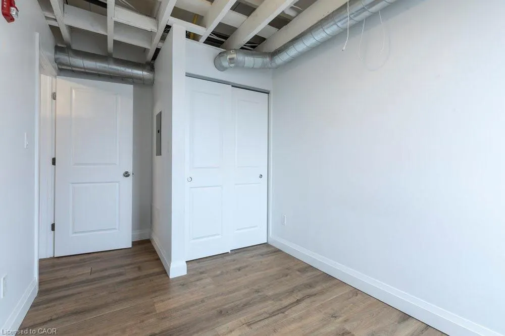 433 Barton Street E, #302