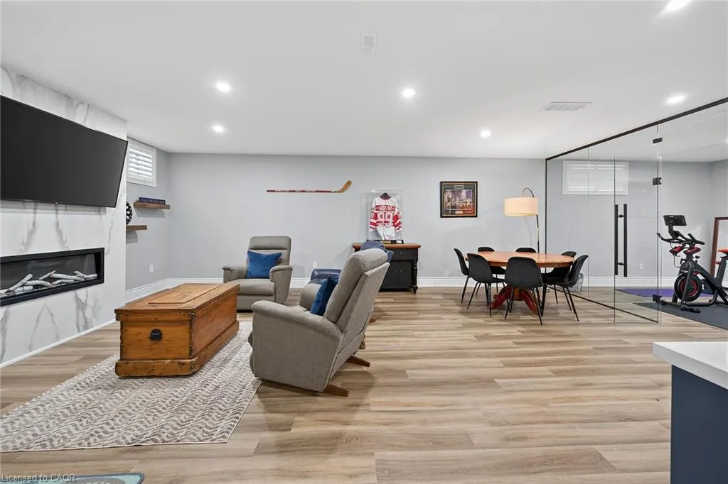 248 Cloverleaf Drive