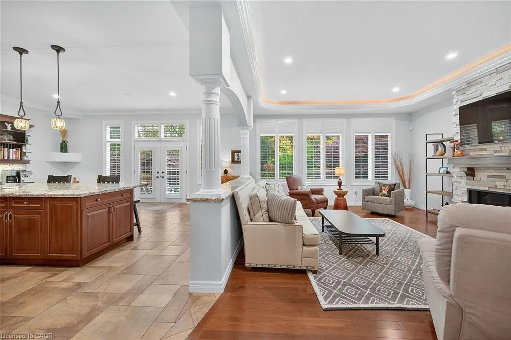 248 Cloverleaf Drive