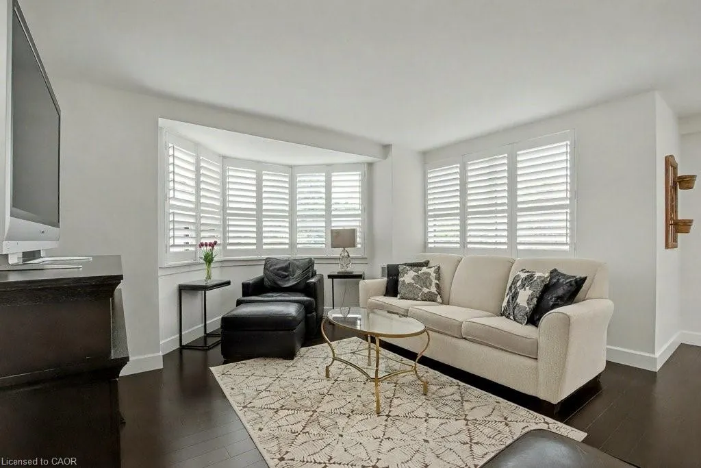 20 Ellen Street E, #203