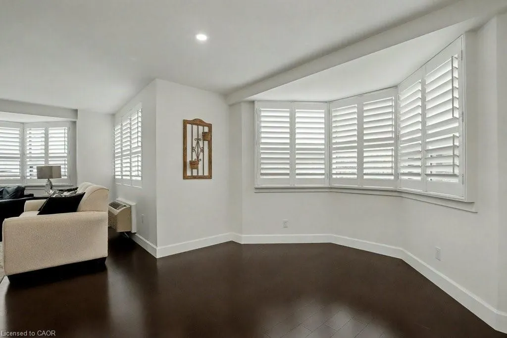20 Ellen Street E, #203