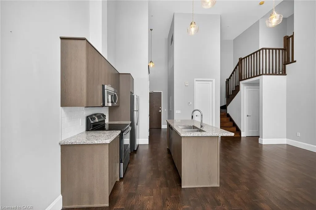 112 King Street E, #LPH6