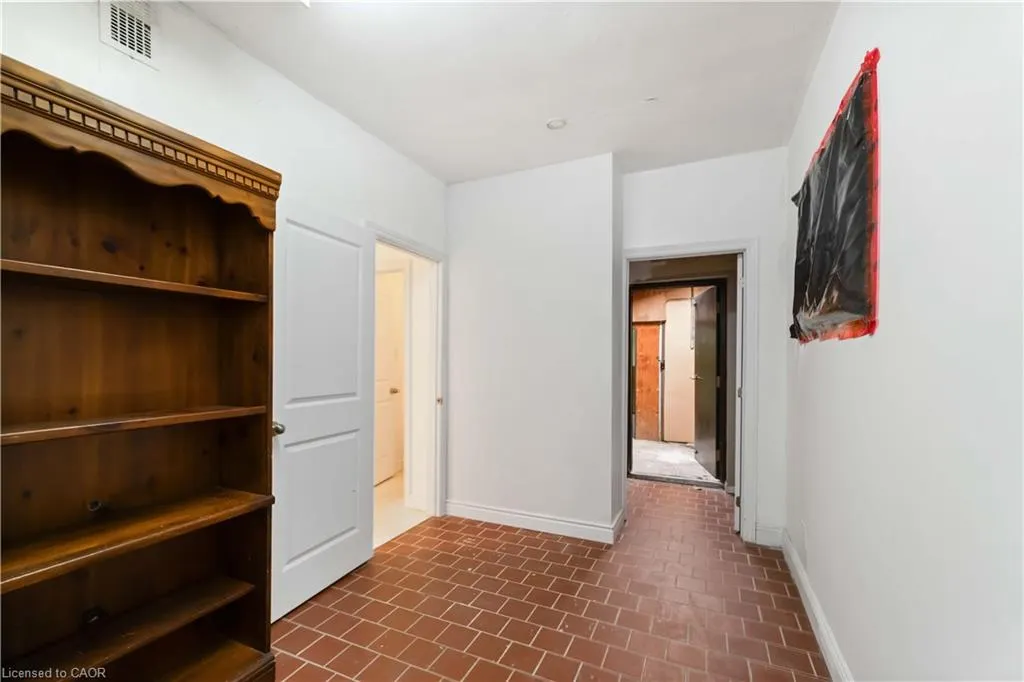 1501 Main Street E, #B