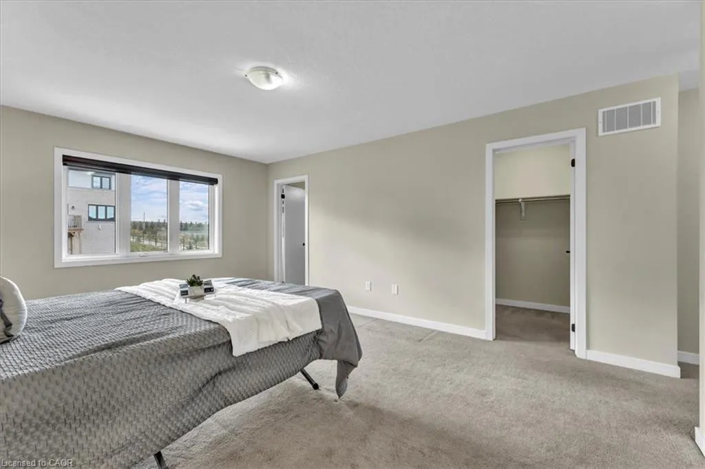 94 Crafter Crescent