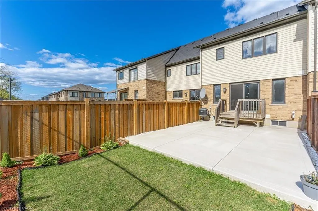 94 Crafter Crescent