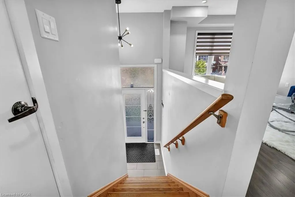 94 Crafter Crescent