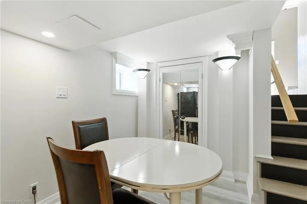 35 King Street W, #Lower